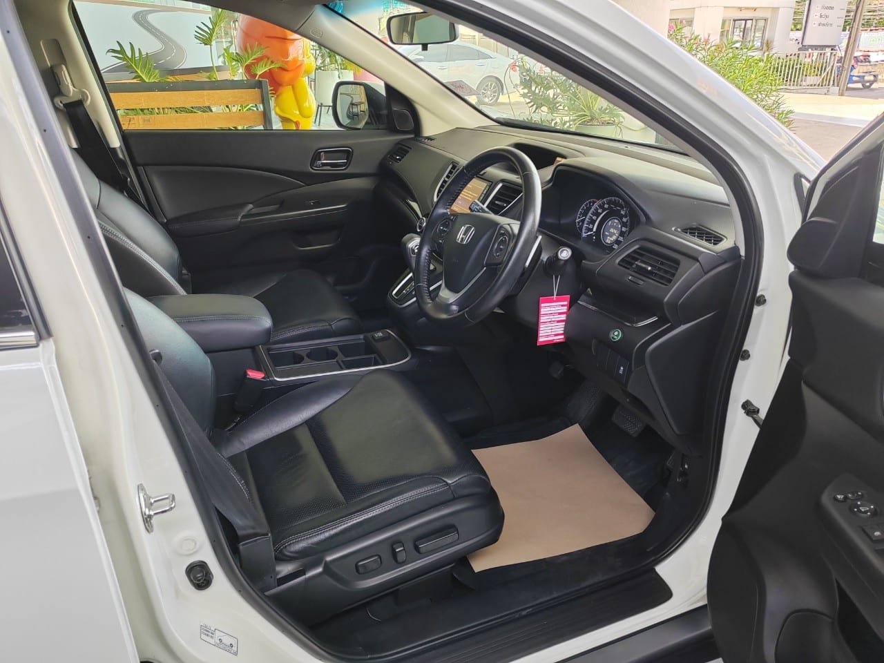 Honda CRV 2.4 EL 4WD ปี 2014 มือสอง (ห้องโดยสารด้านหน้า)